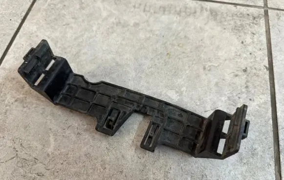 Volkswagen Amarok Fuse box cover 2H0915345