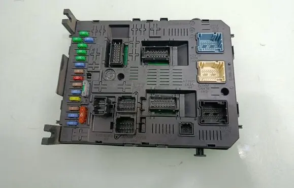 Peugeot 5008 Comfort/convenience module 966405908002
