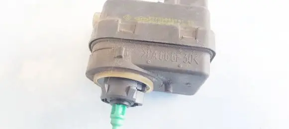 Headlight level adjustment motor