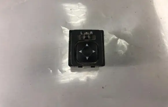 Mitsubishi Pajero Pinin Wing mirror switch
