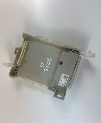 Toyota Yaris Other control units/modules 8273052L70C