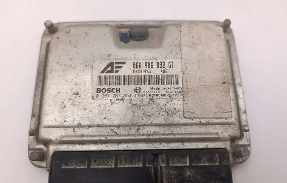 Volkswagen Sharan Engine control unit/module 06A906032GT 26SA8146 0261207354