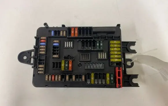 BMW 1 F20 F21 Fuse module 19180000001 926111103 6114V8