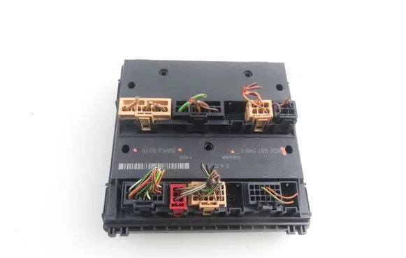 Volkswagen Polo IV 9N3 Central body control module 5WK48218 6Q2937049F