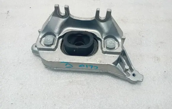 Renault Clio V Gearbox mounting bracket 112536909