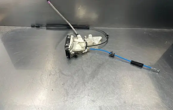 Mercedes-Benz E W212 Rear door lock A2047301335 ZGS005