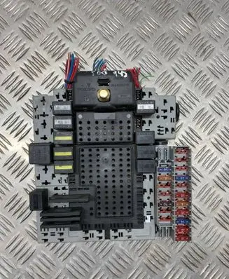 Volvo S60 Fuse box set 8688153 000002010921 02W271