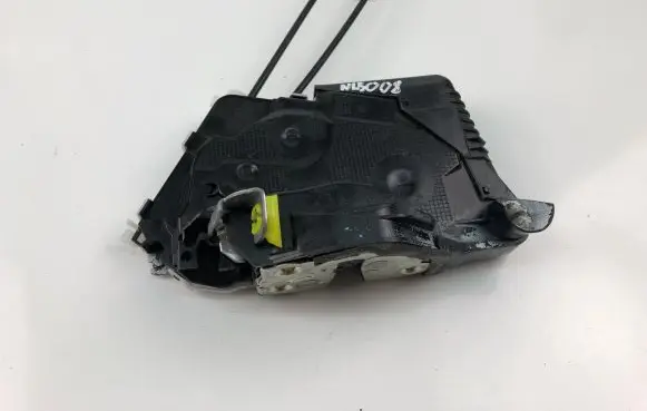 Toyota Yaris Rear door lock T4311140