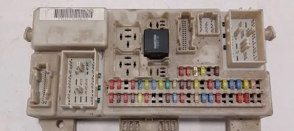 Ford Focus C-MAX Fuse module 519058408 039204 00009767