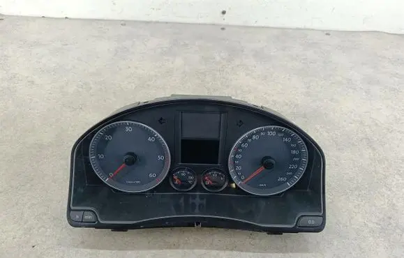 Volkswagen Golf Plus Speedometer (instrument cluster) 1K0920863B