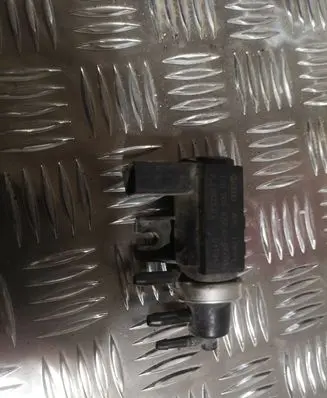 Volkswagen Caddy Turbo solenoid valve 1J0906627C APG 04T042
