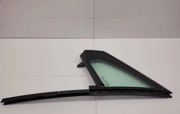 Peugeot 2008 I Rear vent window glass 980147608