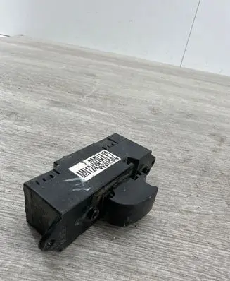 Mitsubishi Lancer Electric window control switch 8608A099 C8DD512M 1146D6