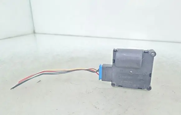 Audi A8 S8 D3 4E Air flap motor/actuator 4E0820511