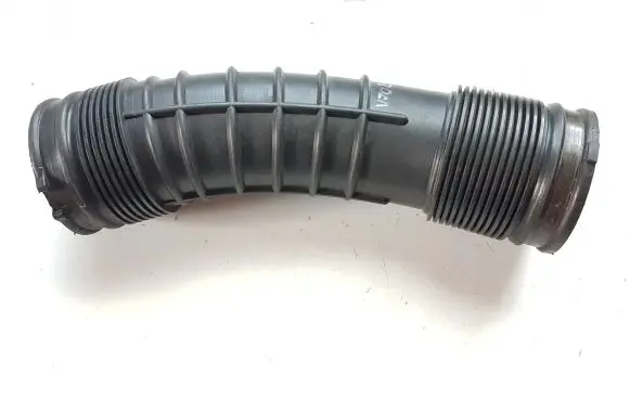 Volvo V70 Air intake hose/pipe 6898050