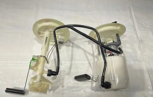 Suzuki Swift III In-tank fuel pump 3481052R00