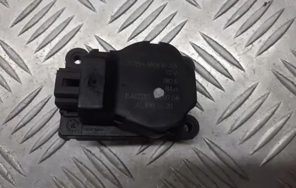 Ford Focus A/C air flow flap actuator/motor 3M5H-19E616-AB