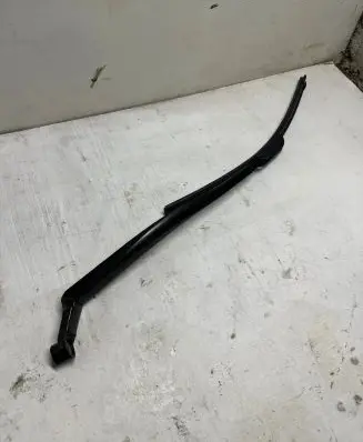 Lexus IS 220D-250-350 Front wiper blade arm
