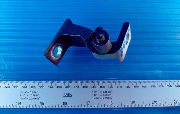 Volkswagen PASSAT B8 Front door upper hinge 8X0831404E