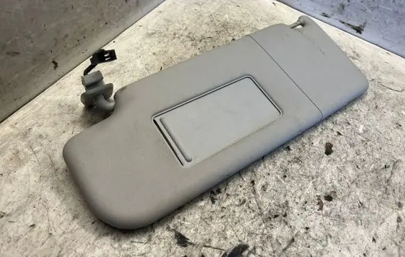 Volkswagen Golf V Sun visor