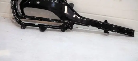 Hyundai Santa Fe Front bumper lower grill 865632WAA0