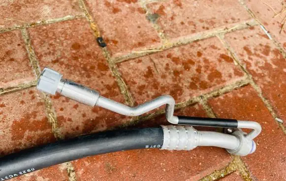 Audi S5 F5 Air conditioning (A/C) pipe/hose 8W1816740