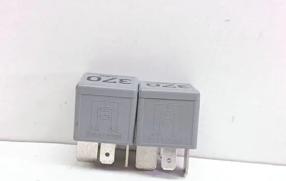Audi A4 S4 B6 8E 8H Other relay 8D0951253 V23134J52X300