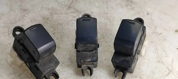 Subaru Forester SH Electric window control switch 89017