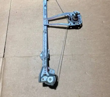 Mercedes-Benz C W202 Rear door manual window regulator 3715