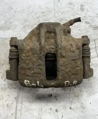 Volkswagen PASSAT B7 USA Front brake caliper