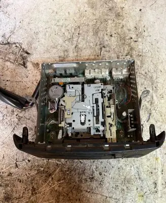 Toyota Yaris CD/DVD changer 0860100906 11300156310151 FT5136ZZ9401253