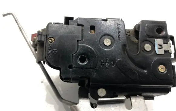 Audi A3 S3 8P Front door lock 4E1837015