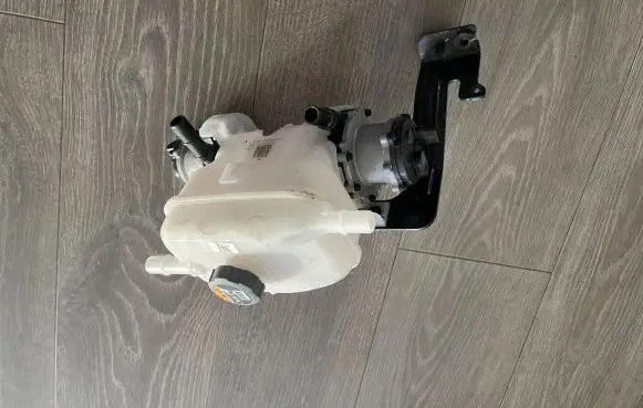 KIA Niro Coolant expansion tank/reservoir 369100EKJ0 25429AO000
