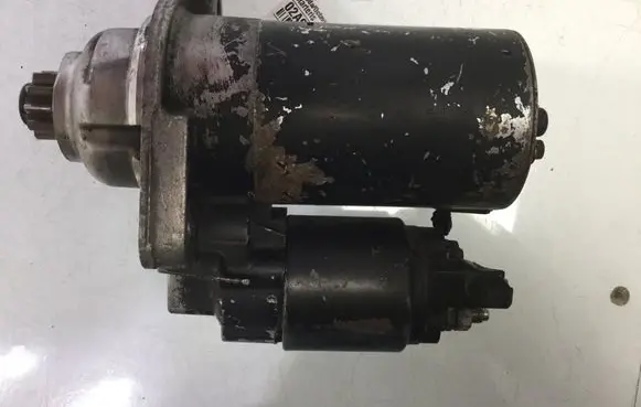 Skoda Octavia Mk1 (1U) Starter motor 02A911023L