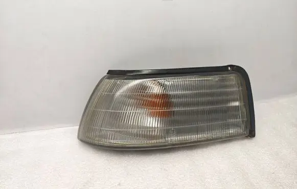 Mazda 626 Front indicator light 01850868