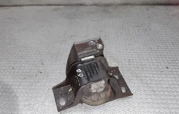 Nissan Micra Engine mount bracket 8200140431