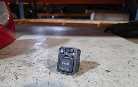 Honda Civic Wing mirror switch