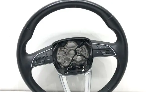 Audi Q3 F3 Steering wheel 