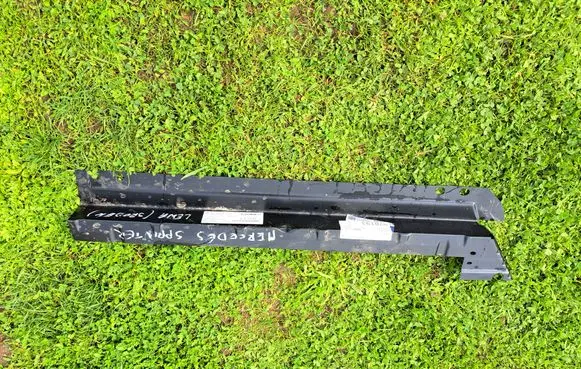 Mercedes-Benz Sprinter W906 Front side member A9066303640 00008560 G17605043