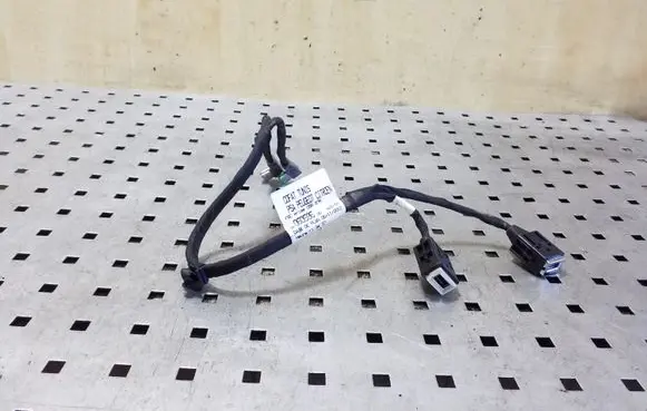Citroen C4 Grand Picasso USB socket connector 9806059680