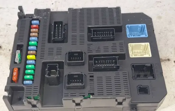 Citroen C4 I Picasso Fuse module 9659285480 1044417250606 0656606300606