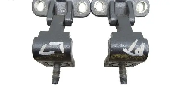 Audi A3 S3 8V Tailgate/trunk/boot hinge 8V3827299A