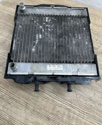 Engine oil radiator