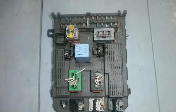 Citroen C5 Fuse box set psa96474482