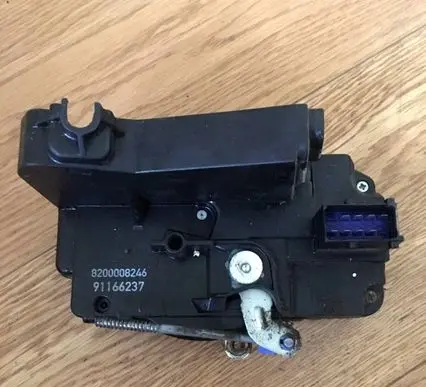 Renault Trafic II (X83) Front door lock 8200008247 91166237