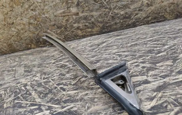 Mercedes-Benz SL R107 Front door windshield rail 