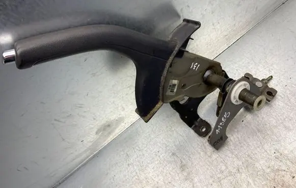 Hyundai i30 Handbrake/parking brake lever assembly CG1