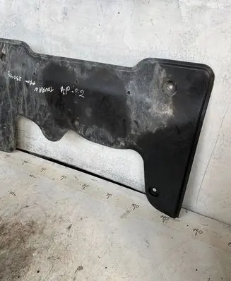Volkswagen Touran III Engine splash shield/under tray