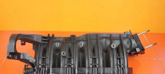 KIA Carens III Intake manifold SSACY D4FD