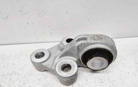 Nissan Qashqai J12 Engine mounting bracket 113326UM0A